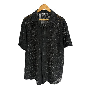 Camisa Solapa Negra Regular Fit Tejida Crochet